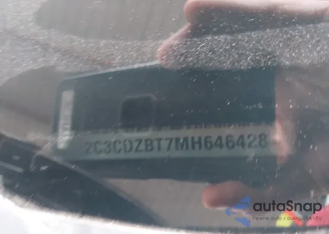 2021 Dodge Challenger R/T z USA, uszkodzony, nr VIN 2C3CDZBT7MH646428